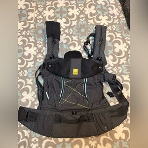 LÍLLÉbaby All Seasons Carrier